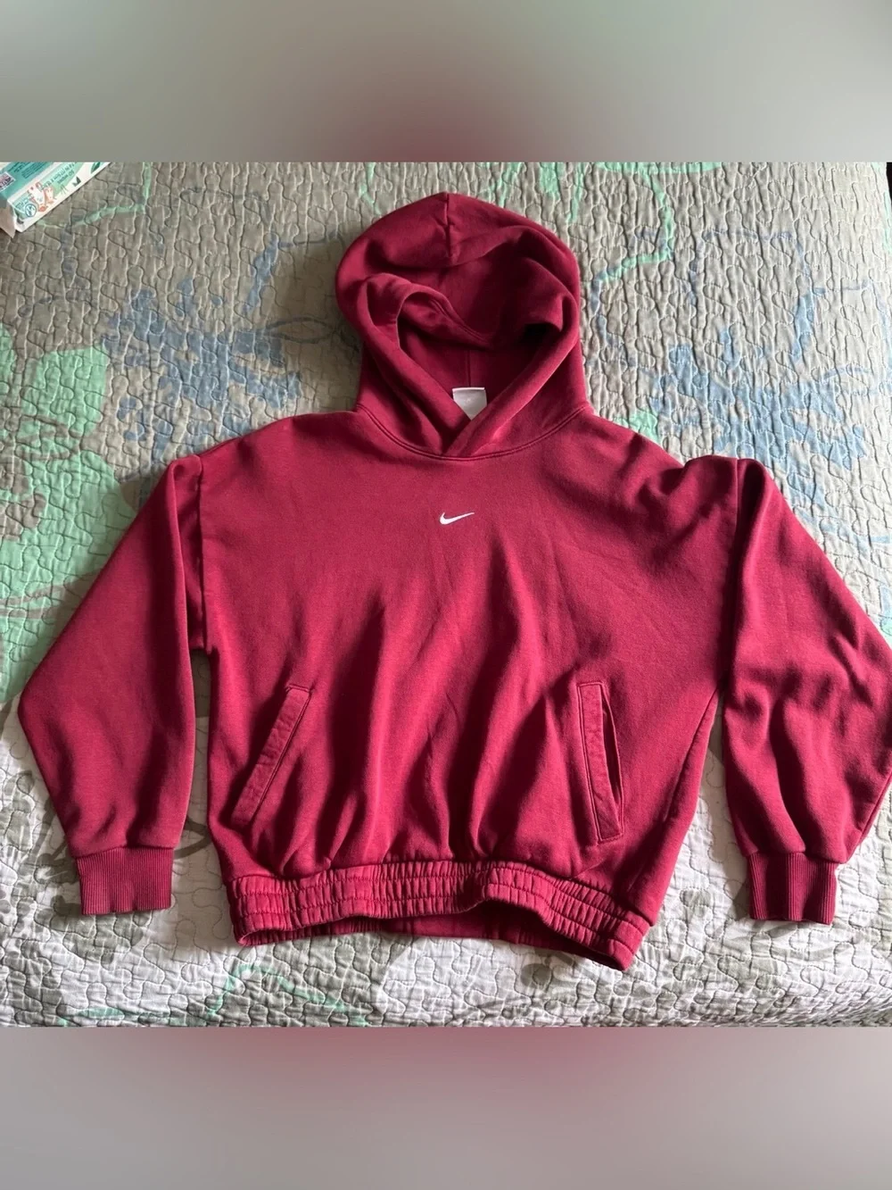 Nike boys maroon pullover hooded sweatshirt size Large  In great condition